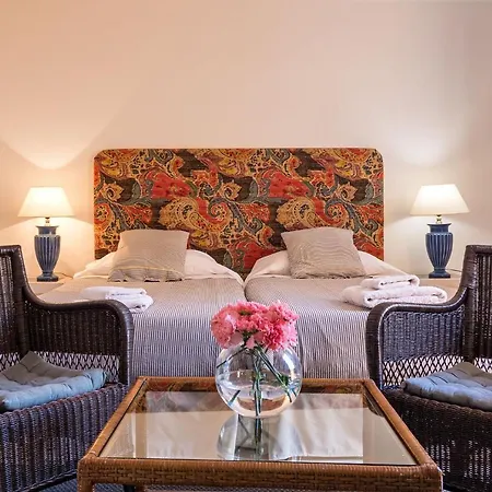 Santamaria Duplex Terrace 7 Pax Apartment
